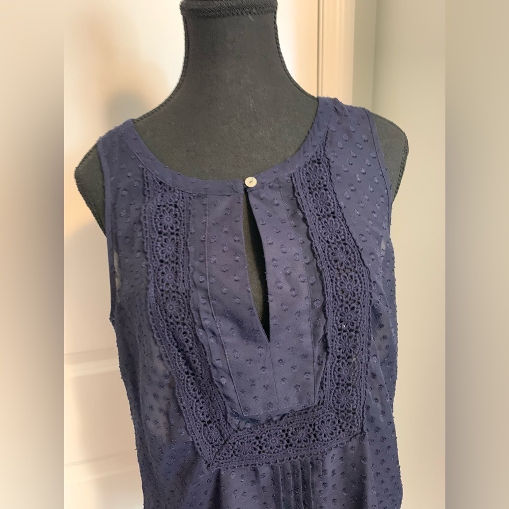 Danielrainn ladies navy blue top in size small